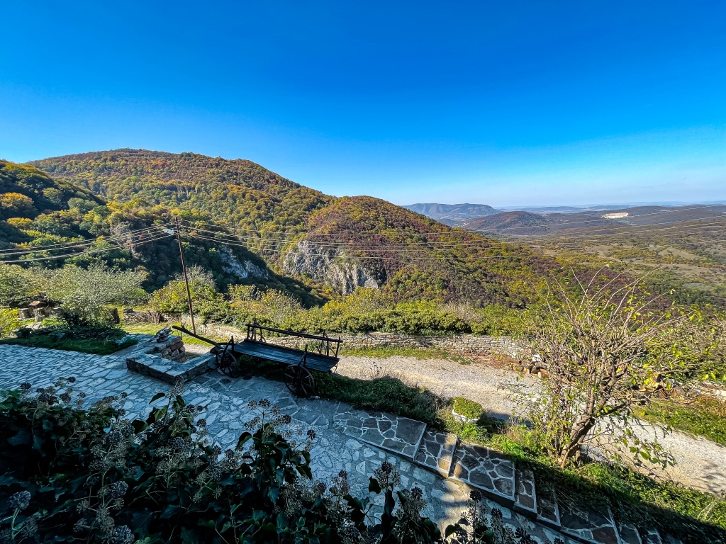 Гложенски манастир, Стара планина, Гложене - гледка - маршрути
